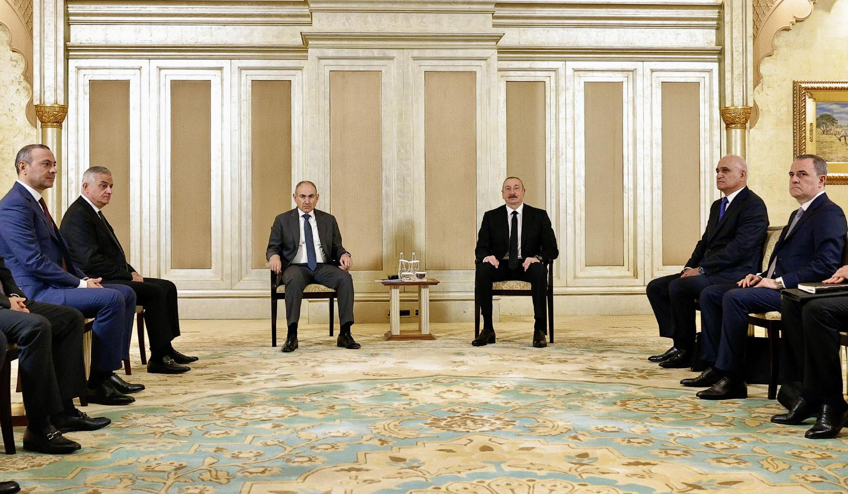Pashinyan-Aliyev meeting concludes