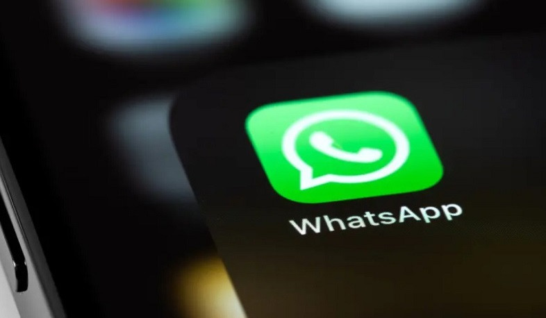 Kremlin said all services must abide by Russian law amid possible WhatsApp exit