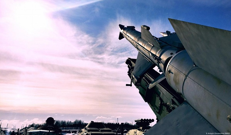 Trump warns Russia he may send Ukraine long-range Tomahawks if war doesn't settle