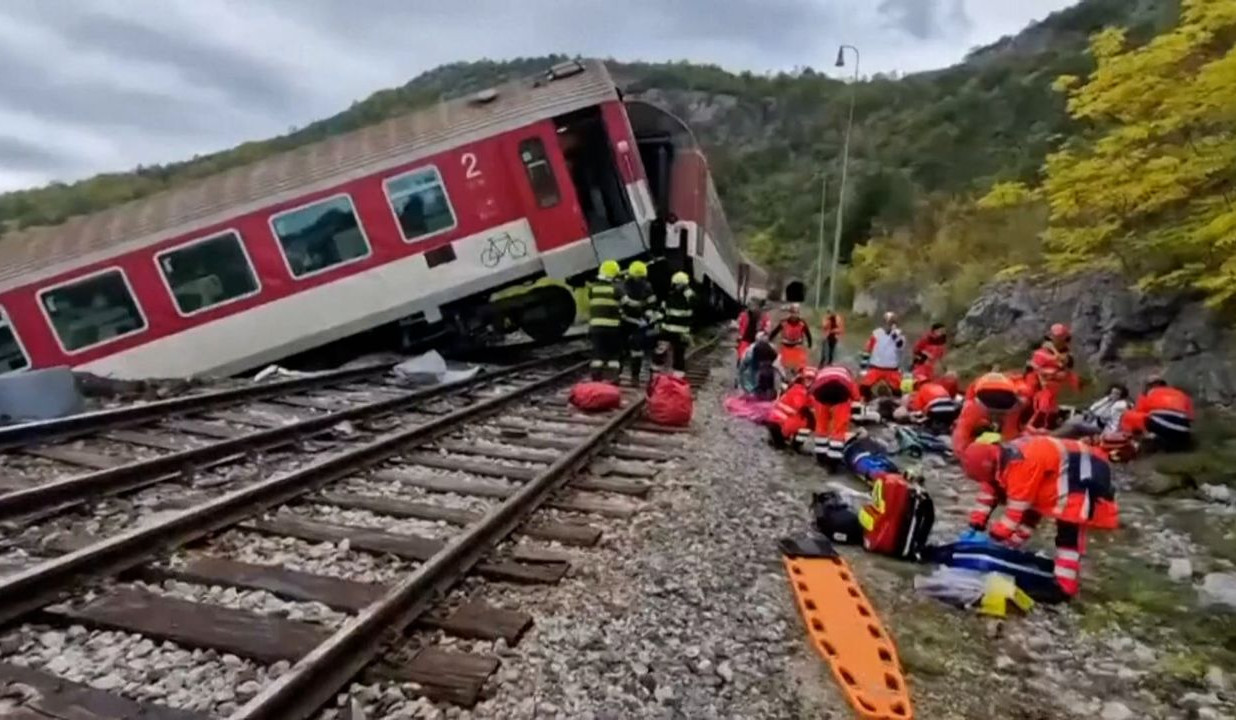 Two trains crash in Slovakia injuring multiple passengers
