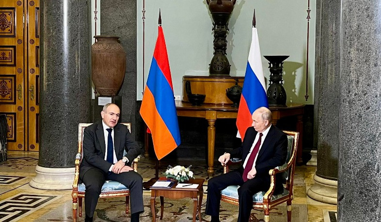 Tete-a tete meeting between Nikol Pashinyan and Vladimir Putin kicks off