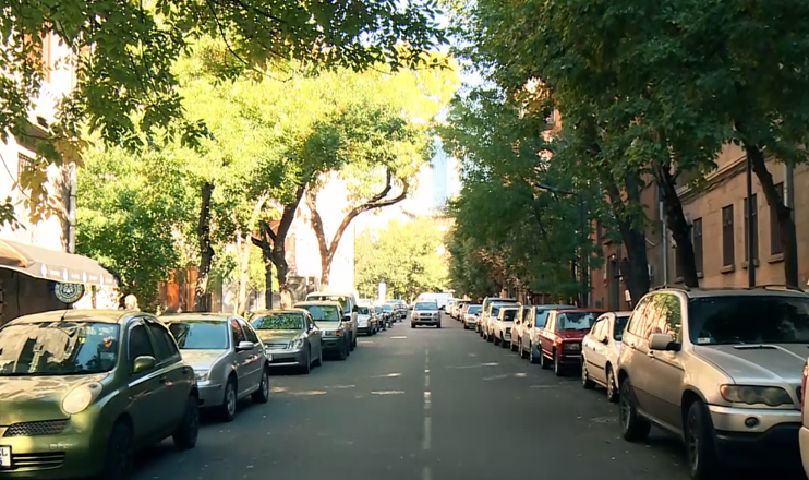 On Yerevan Streets: Spendiaryan