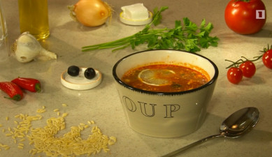 Let's Cook Together: Soup with Pasta and Tomato