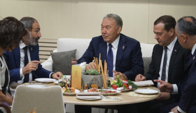 Agenda 09:00