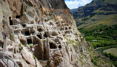 Side by Side: Armenians and Georgians: History