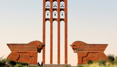 On the Roads of Armenia: Sardarapat
