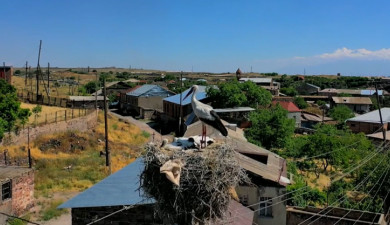 On the Roads of Armenia: Oshakan