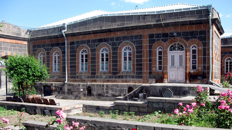 Discover Armenia: Hovhannes Shiraz Museum