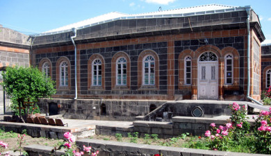 Discover Armenia: Hovhannes Shiraz Museum