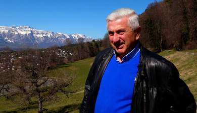 Ours: Levon Papikyan