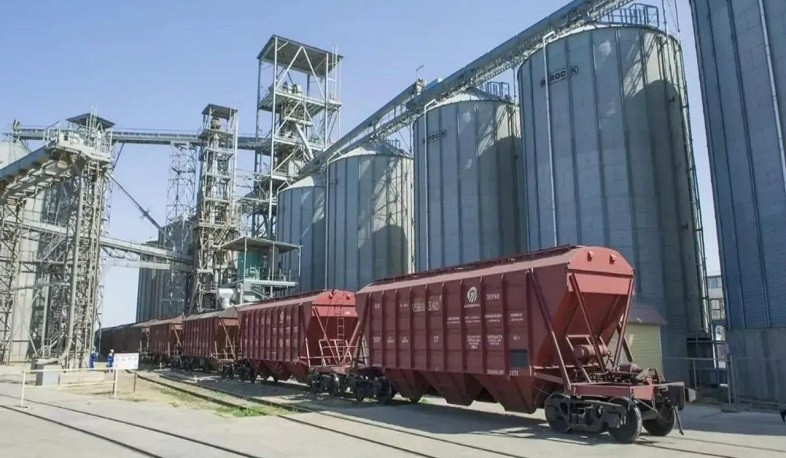 Freight train carrying Kazakh grain for Armenia departs from Baku’s Balajari station