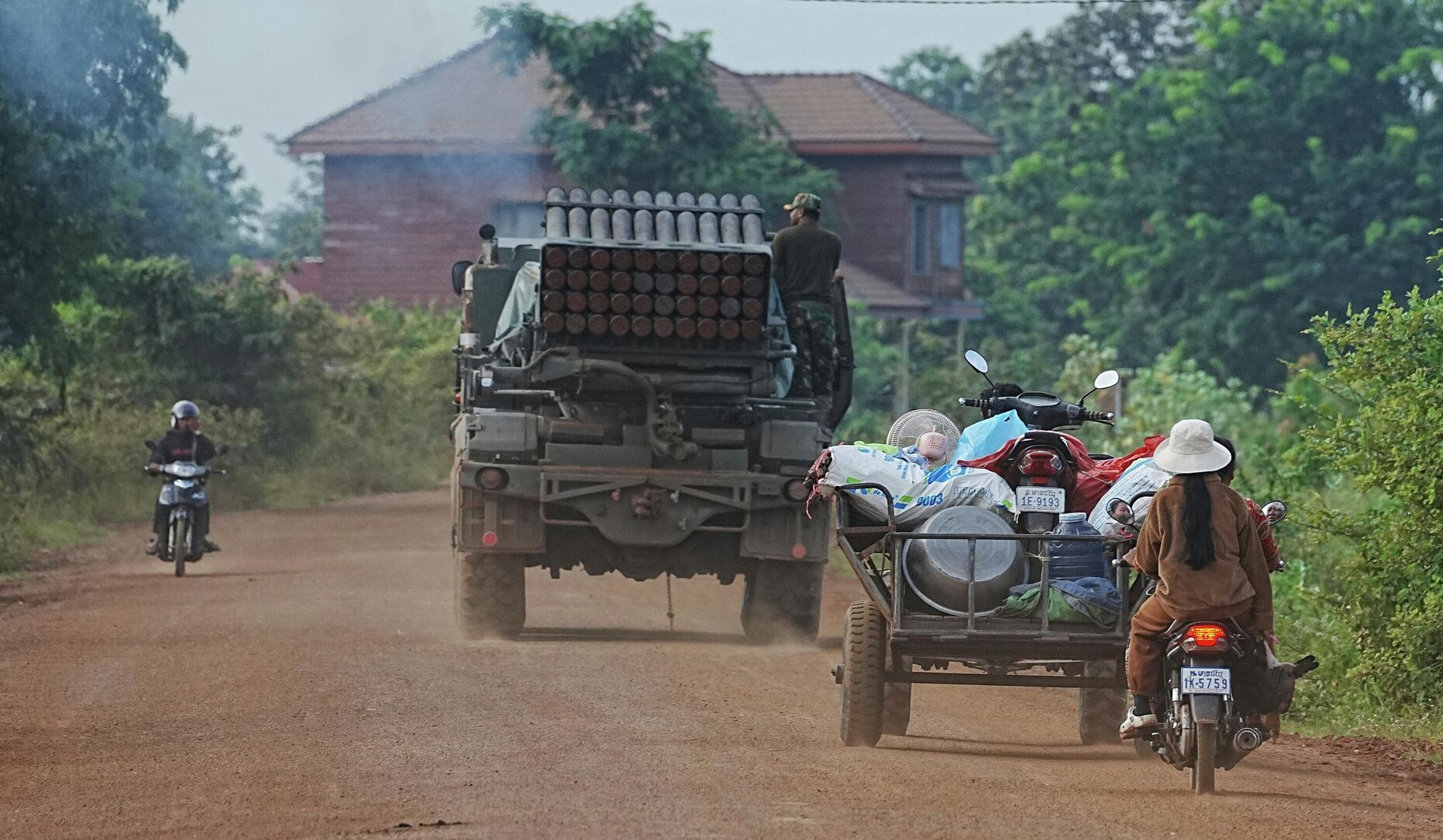 Thailand-Cambodia clashes reignite