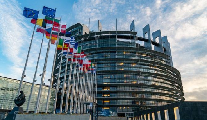 We call on the Azerbaijani authorities to release all Armenian prisoners: MEPs