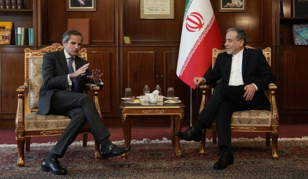Araghchi, Grossi discuss nuclear talks