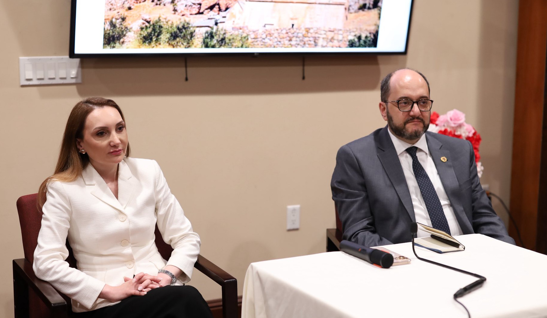 Peace process and disinformation campaigns against Armenia discussed with representatives of Armenian community in Los Angeles