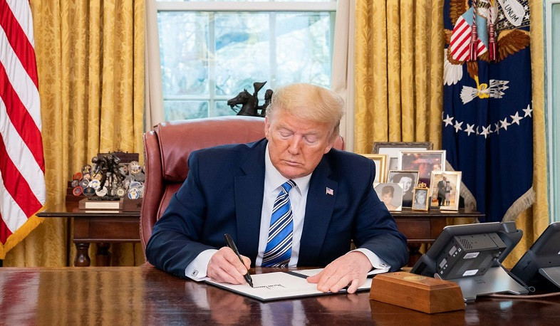 Trump extends sanctions against Russia over Crimea for another year