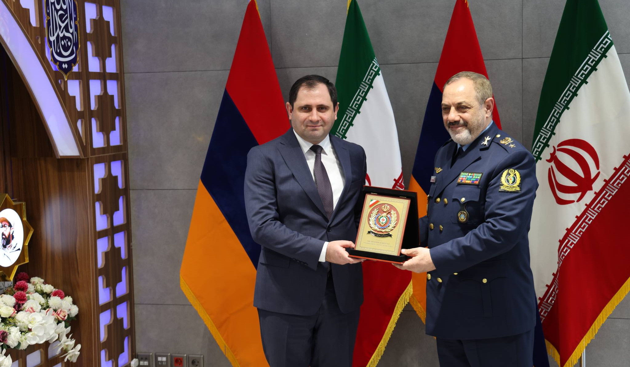 Armenia, Iran defence ministers highly appreciate level of cooperation