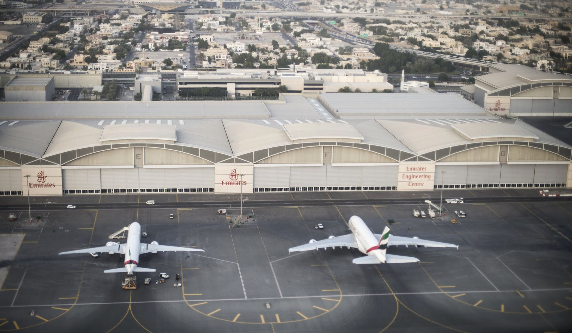 Dubai Airport suspends all flights