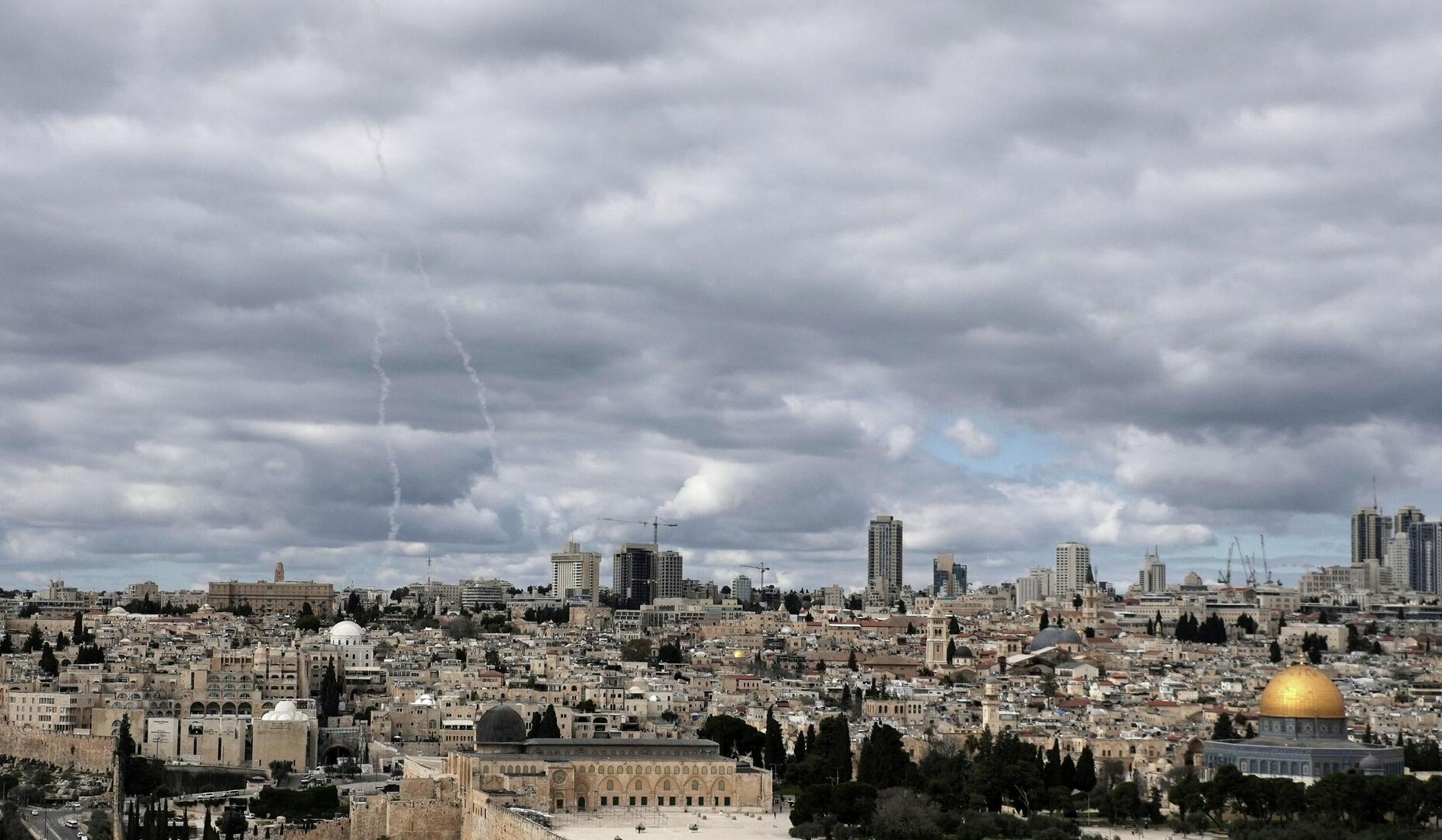 Iranian forces strike Tel Aviv, explosions heard in Jerusalem