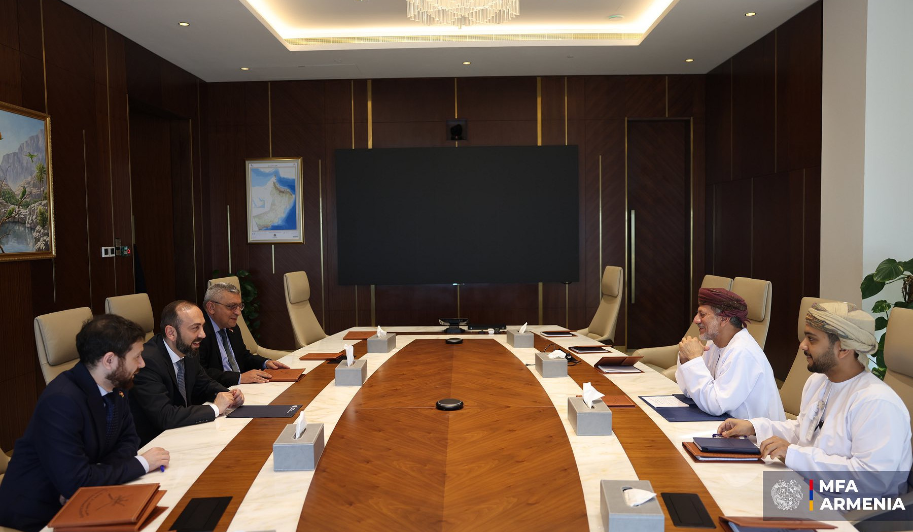 Meeting of Foreign Minister of Armenia with President of Oman Investment Authority