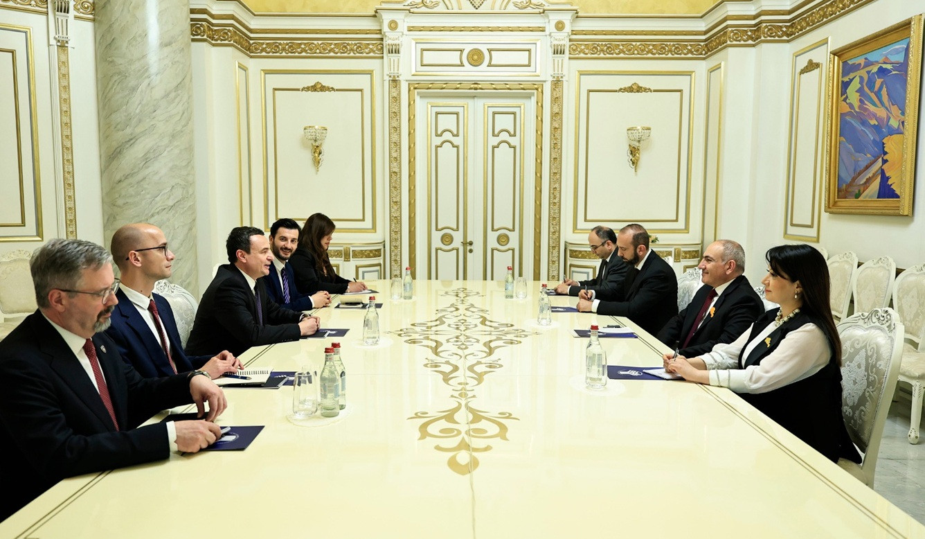 Meeting with Acting Prime Minister of Kosovo Albin Kurti: Nikol Pashinyan posted video