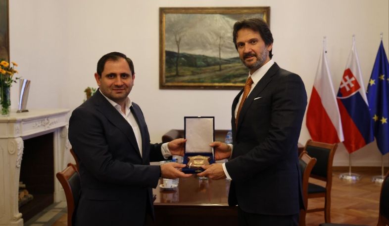 Suren Papikyan met with Slovak Deputy Prime Minister and Minister of Defence Robert Kaliňák