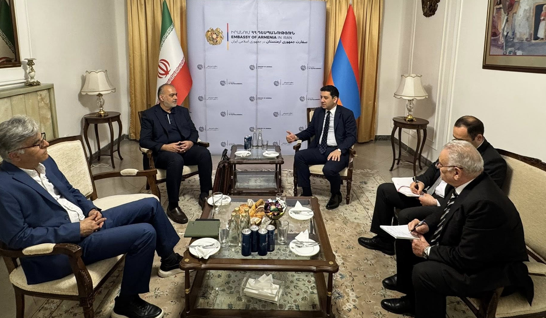 Ambassador Hakobyan receives management of company carrying out modernization and reconstruction works at Meghri border checkpoint