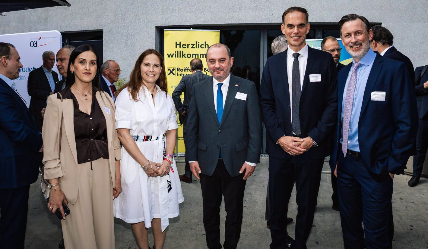 Ambassador Yengibaryan invites Cathrina Claas-Mühlhäuser to visit Armenia and explore new economic opportunities on ground