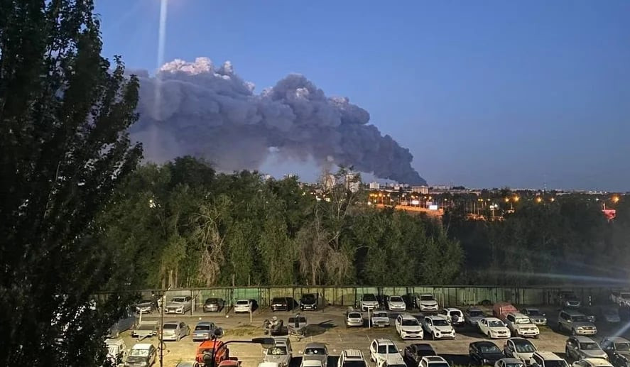 Volgograd region subjected to massive drone attack: Wildberries warehouse set on fire, houses damaged