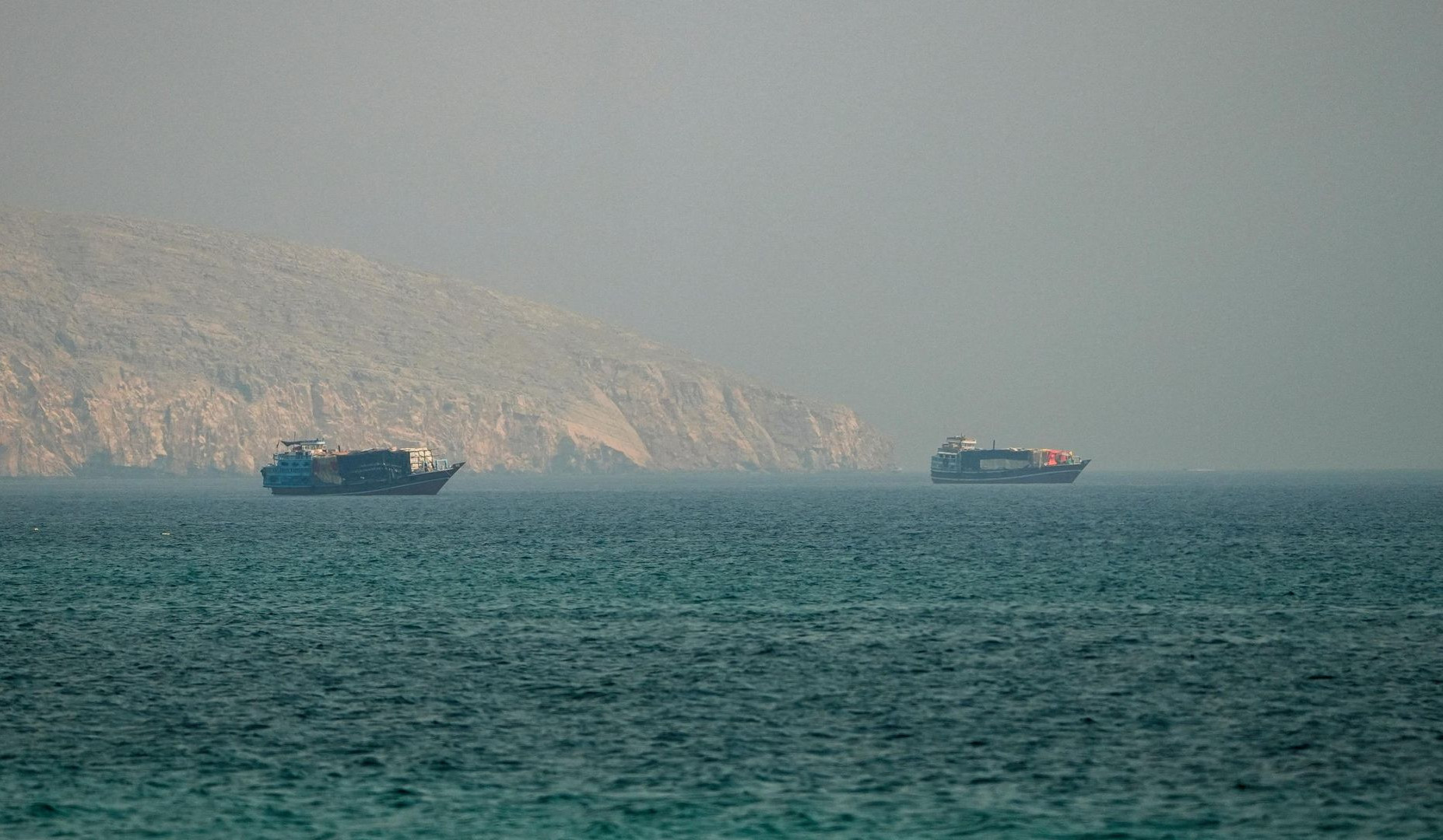 Iran aims to ban US, Israeli ships from Strait of Hormuz, report