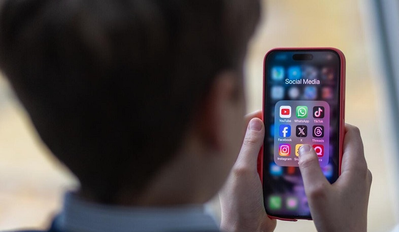 France's top court blocks social media ban for under-15s