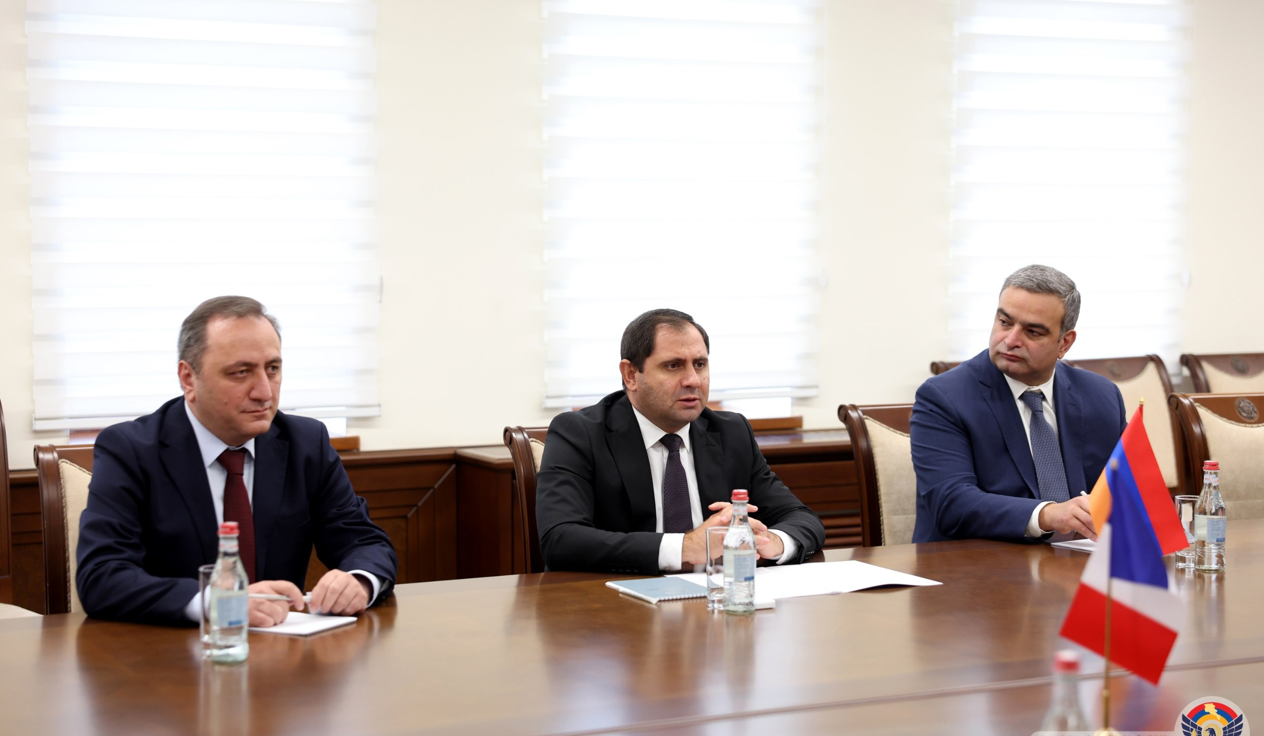 Achievements of Armenia-France defense cooperation discussed: Papikyan received Decottignies