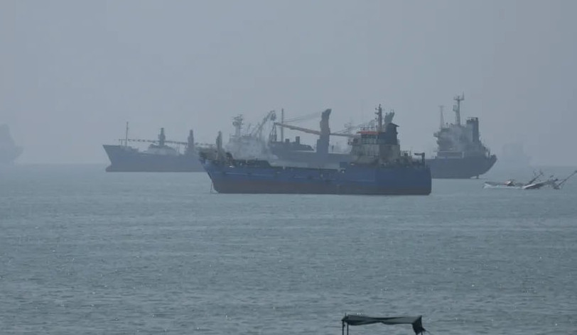 Iran and United States strike back at each other, imposing trade sanctions