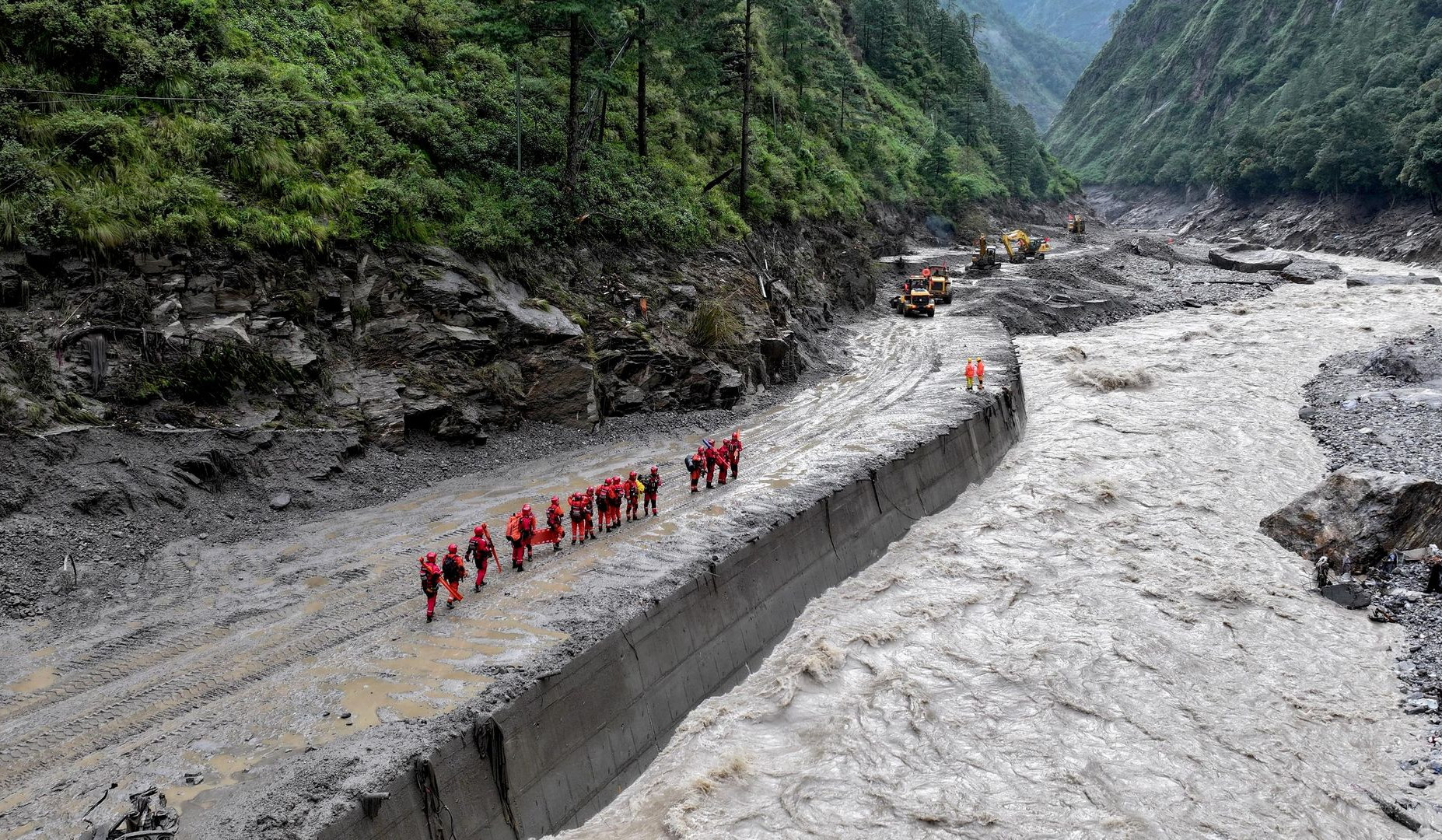 Death toll in Nepal's flood crosses 1,000