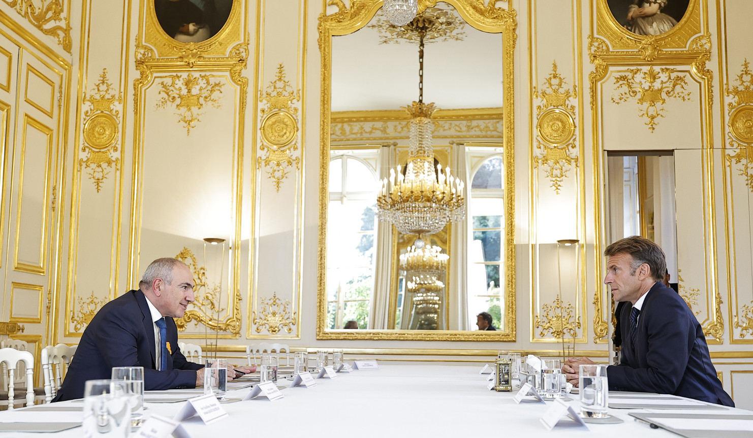 Nikol Pashinyan and Emmanuel Macron discuss issues related to Armenia-France cooperation in various directions