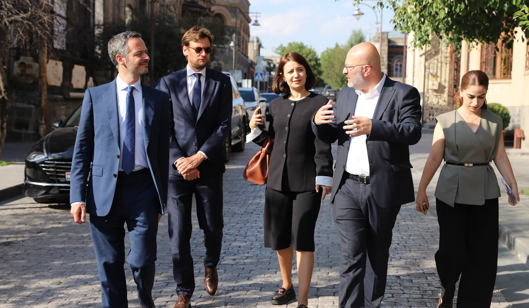Gyumri as Living History: Shirak Governor Presents City's Character to French Ambassador