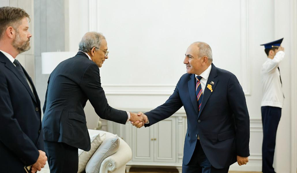 Nikol Pashinyan received Nobel laureate in Economics Abhijit Banerjee