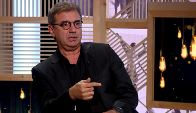 Life in a Palm: Hrachya Harutyunyan