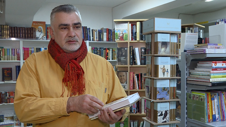 Bookshelf: Artur Bakhtamyan