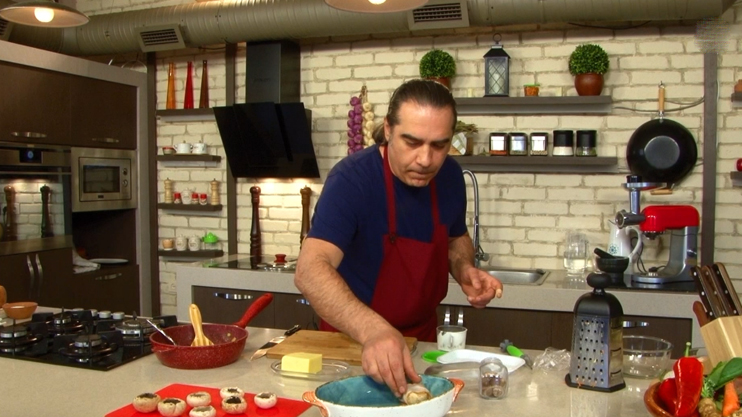 Let's Cook Together: Stuffed Agaricus with Bacon