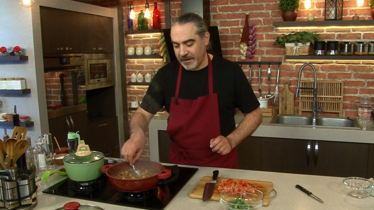 Let's Cook Together: Vegetables with Chicken Breast
